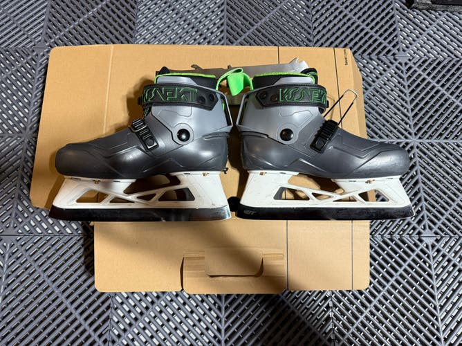 Bauer Konekt Hockey Skates Regular Width Size 2 (Used)