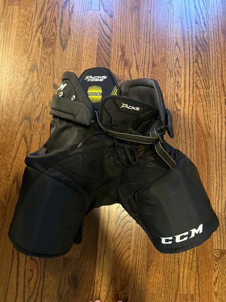 Senior Medium CCM Tacks 7092 Hockey Pants (Used)