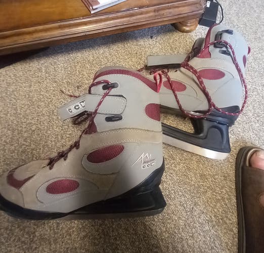 CCM Alpine Size 10 Hockey Skates Regular Width 10 (Used)