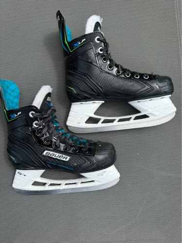 2024 Bauer X-LP Hockey Skates Regular Width Size 3 (Used)