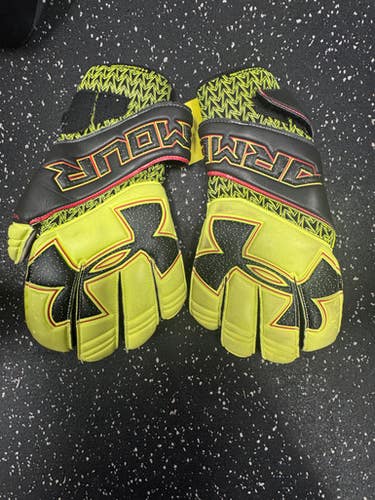 Used Under Armour DESAFIO Soccer Goalie Gloves Yellow 9 11849-S000027851