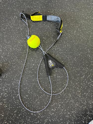 Used SKLZ HIT-A-WAY BB/SB Training Aid 11849-S000031423