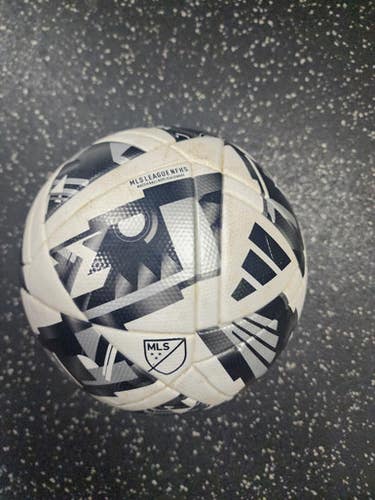 Used MLS LEAGUE All Size Soccer Ball Black And White 4 11849-S000031535