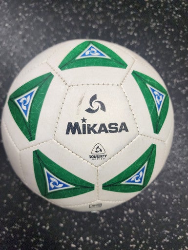 Used Mikasa DELUXE CUSHIONED SOCCER BALL All Size Soccer Ball Green And White 5 11849-S000031534
