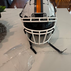 Large Adult Schutt F7 Helmet (Used)