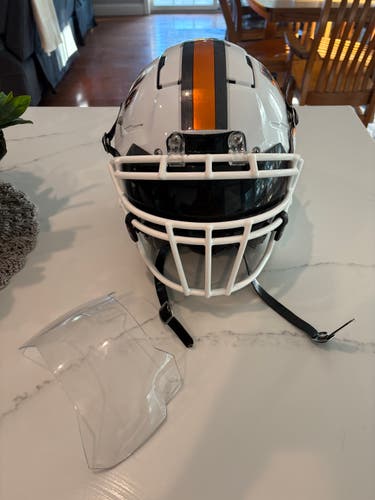 Large Adult Schutt F7 Helmet (Used)