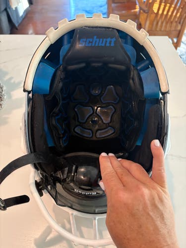 Large Adult Schutt F7 Helmet (Used)