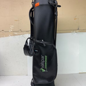 (Used) Men's Carry Bag