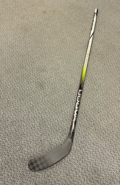 55 flex P92M Bauer Hyperlite 2 (Used) Left Handed Intermediate Hockey Stick P92