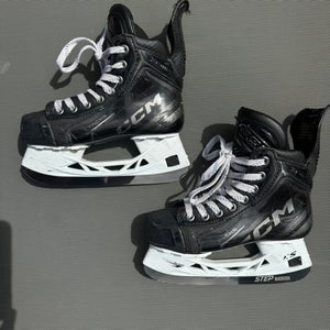 CCM Tacks XF Pro Hockey Skates Regular Width Size 1 (Used)