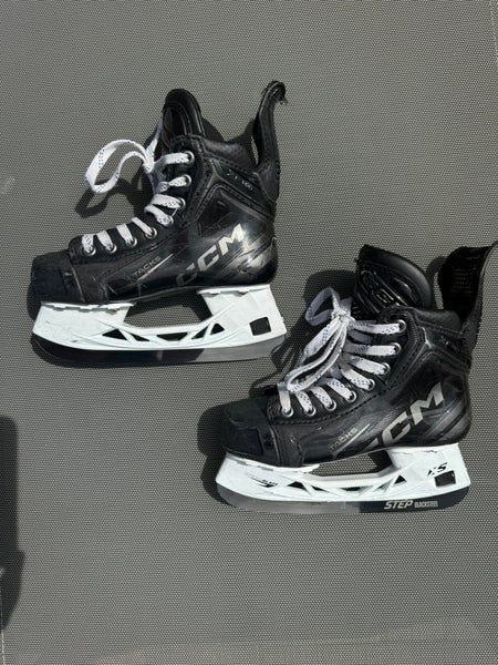 CCM Tacks XF Pro Hockey Skates Regular Width Size 1 (Used)