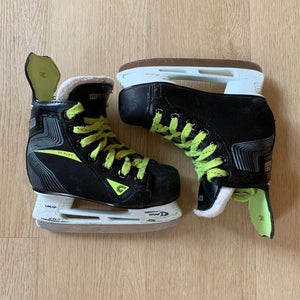 USED Graf Supra G35 Youth Hockey Skate Size 10C