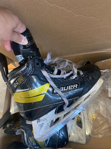 2020 Bauer Supreme UltraSonic Hockey Skates 8 (Used)