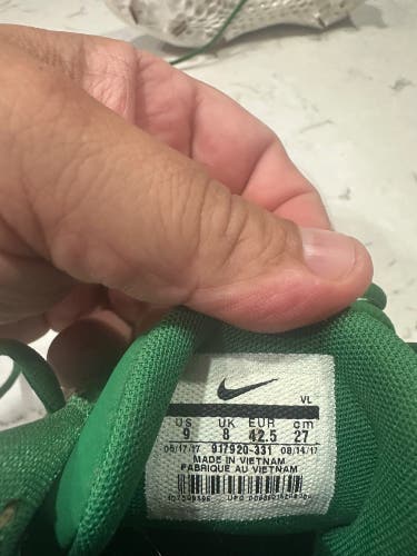 Green Men's Size M 9.0 (W 10.0) Nike Trout High Top (Used)