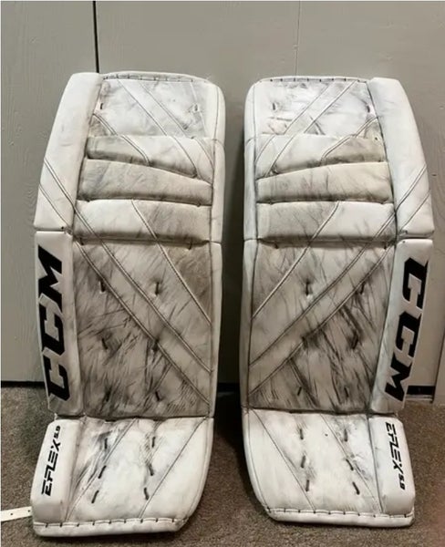 34" CCM Extreme Flex E5.9 Goalie Leg Pads (Used)