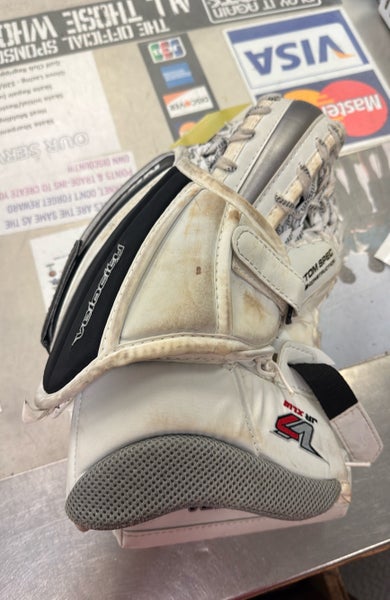 Vaughn Velocity V7 JR XLW (Used) White Junior Regular JR catcher catch glove