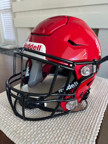 Medium Youth Riddell SpeedFlex Helmet (Used)