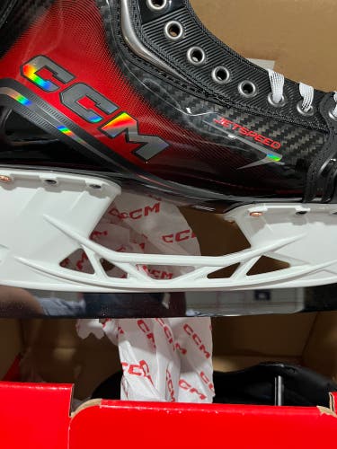 2025 CCM JetSpeed FT8 Pro Hockey Skates Regular Width Pro Stock 10.5 (New)