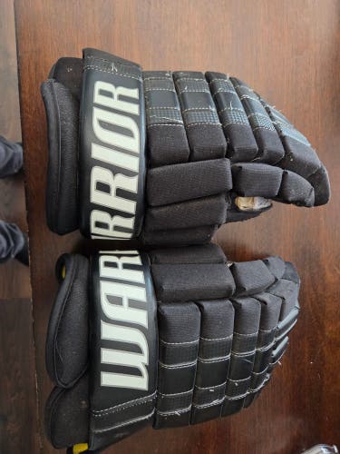 Warrior Franchise Gloves 14" (Used)
