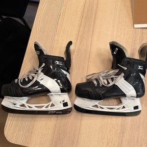 CCM Tacks XF 652 Hockey Skates Size 4.5 (Used)