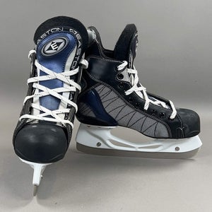 Easton UltraLite Size 5 Intermediate Hockey Skates