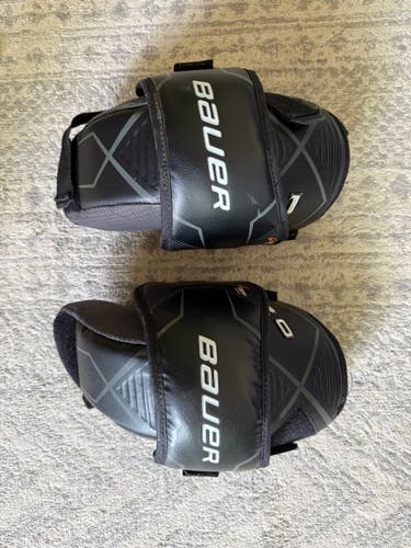 Bauer Goalie Knee Guards - Used Pro Stock (Senior)