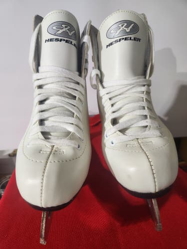 Figure Skates Senior 7 (Used)