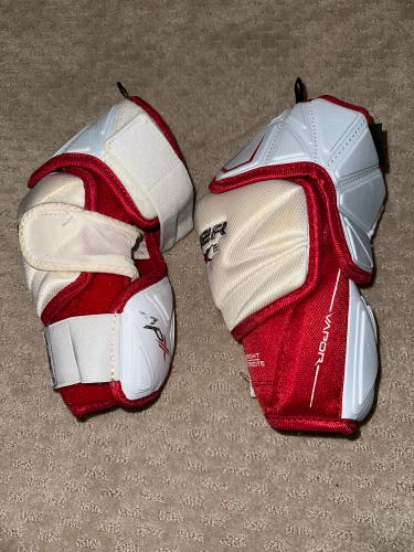 Senior Medium Bauer Vapor APX2 Elbow Pads (Used)