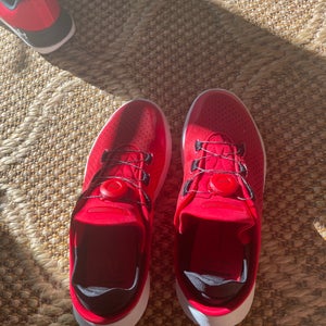 Unisex Size M 8.5 (W 9.5) Adult Under Armour Shoes (New)