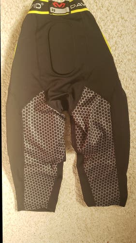 NEW - McDavid Youth Rival 7-pad 3/4 tight with Hard-shell Thigh Guards, Black, Youth Large Girdle