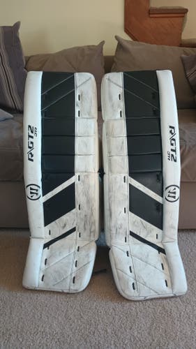 28" Warrior Ritual GT2 Goalie Leg Pads (Used)