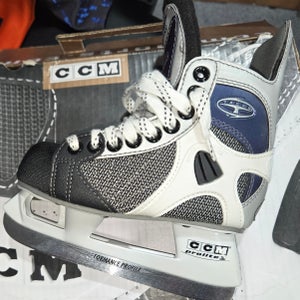 2001 CCM 852 Super Tacks Hockey Skates Regular Width 10 (New)