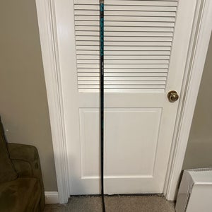 Intermediate Bauer Twitch Left Hand Hockey Stick P92 (Used)