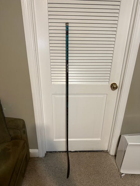 Intermediate Bauer Twitch Left Hand Hockey Stick P92 (Used)
