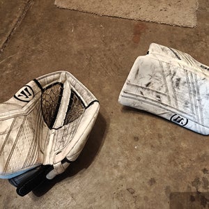 2022 Warrior Ritual G6 Regular INT Glove & Blocker (Used)