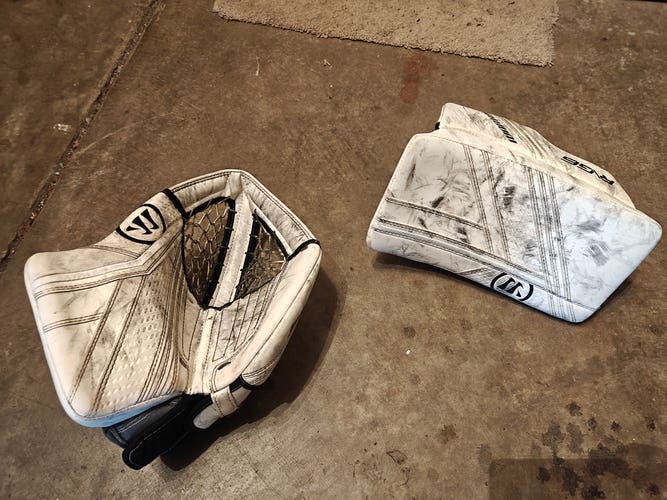 2022 Warrior Ritual G6 Regular INT Glove & Blocker (Used)