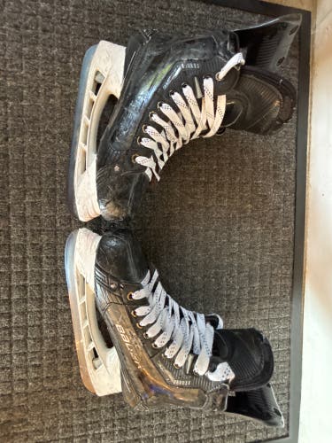 2022 Bauer Supreme Mach Hockey Skates size 8 fit 2