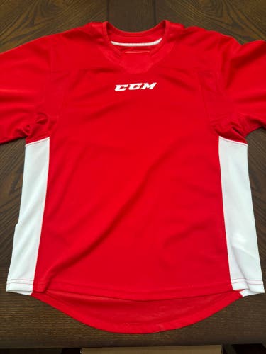 Red Small / Medium Kids Unisex CCM Jersey (New)