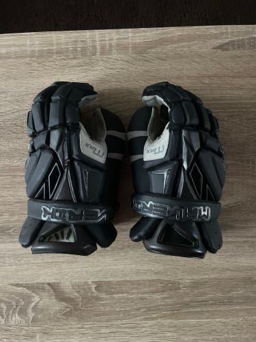 Maverik Max Lacrosse Gloves 14" (Used)