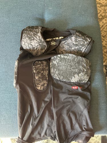 Youth XL Youth Under Armour  shirt girdle (Used)