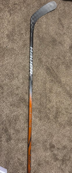 Senior Bauer Vapor Hyperlite 2 Right Handed Hockey Stick P92 (Used)