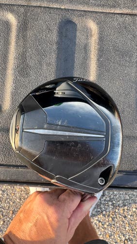 Titleist TSR2 Right Handed Driver Stiff Flex 9 Loft (Used)
