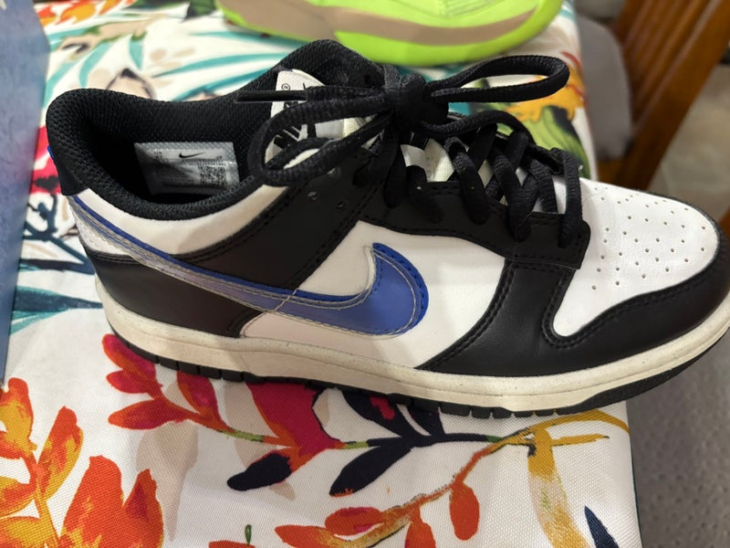 White Unisex 4Y (Big Kids / Youth) Youth Nike Dunk Low Shoes (Used)