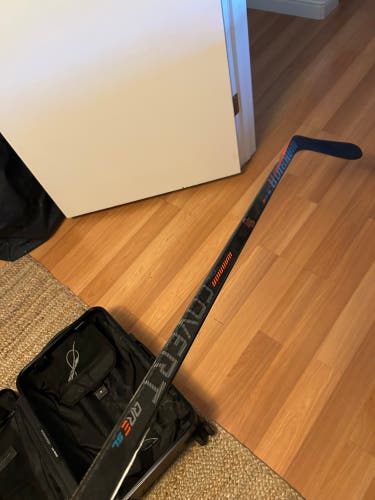 Senior Warrior Covert QRE Super Light Right Handed Hockey Stick P90T Pro Stock (New)