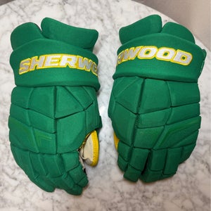 Sher-Wood Rekker Legend Pro Gloves 15" (Used)