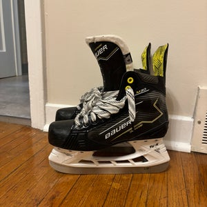 Bauer Supreme M30 Hockey Skates Extra Wide Width 6 (Used)