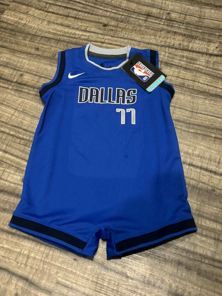 Dallas Mavericks NBA Luka Doncic #77 Infant Onesie, Size 18 Months