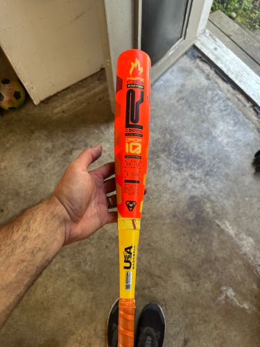Easton Hype Fire Composite USABat Certified Bat (-10) 18 oz 28" (Used)