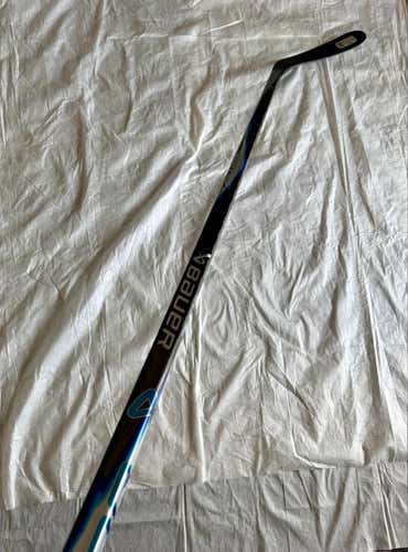Bauer VAPOR FLYLITE Hockey Stick | 87 Flex P92 Curve | Senior Right Hand (Blue)