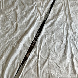 Bauer VAPOR FLYLITE Hockey Stick | 87 Flex P92 Curve | Senior Right Hand (White)